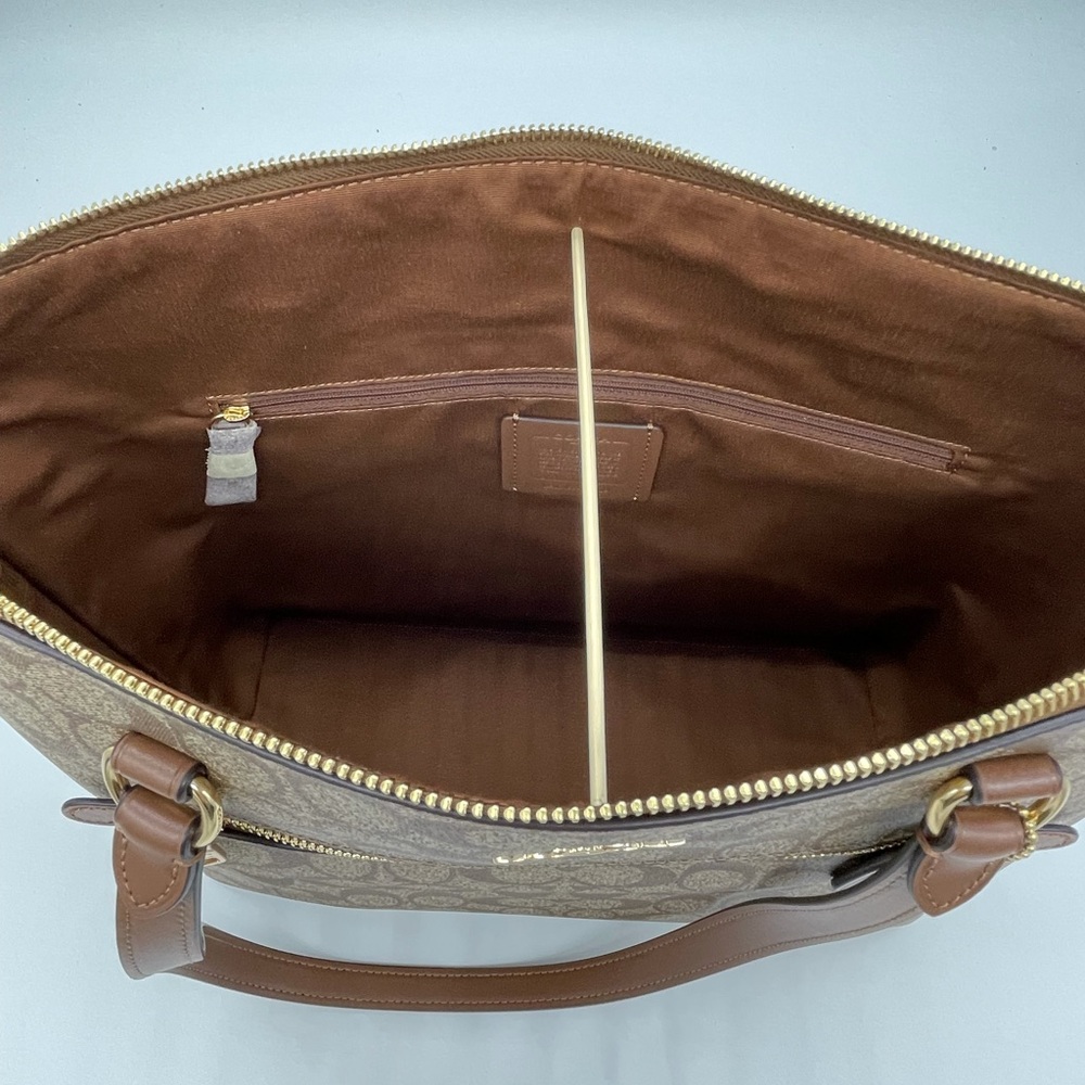 Coach Gallery Tote Bag in Signature Canvas - Picture 10 of 12